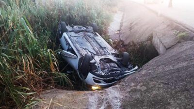 Bursa’da otomobil su kanalına uçtu