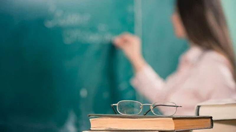 Öğretmen olmak için şartlar değişiyor Öğretmen olmak için şartlar değişecek. Kısa süre içerisinde Meclis'e sunulması