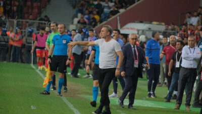 Bursaspor’un hocası Tahsin Tam’dan sert sözler; ‘Vahşice bir hareketti’