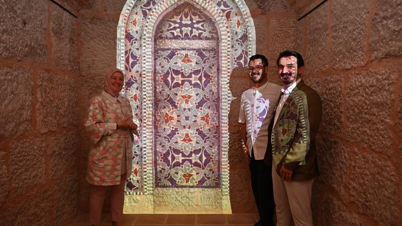 Bursa’da tarihi zindanda teknolojik sergi Bursa Büyükşehir Belediyesi tarafından güncel sanat galerisine dönüştürülen 2300 yıllık