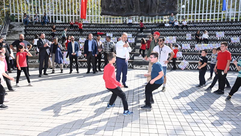 Büyükşehir’le sokakta hayat var Büyükşehir’le sokakta hayat var