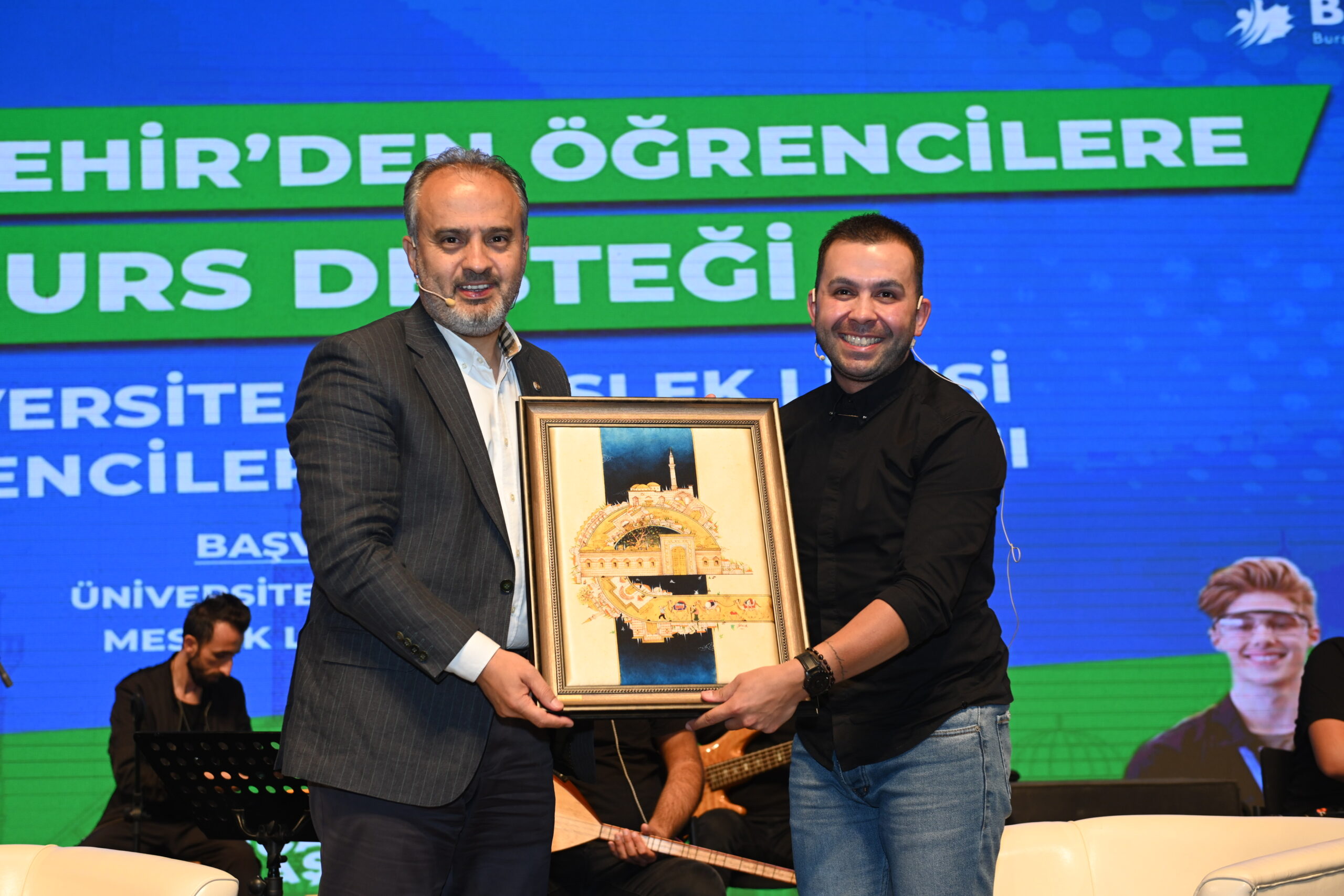 Başkan Aktaş’la gençlik söyleşisi Başkan Aktaş’la gençlik söyleşisi