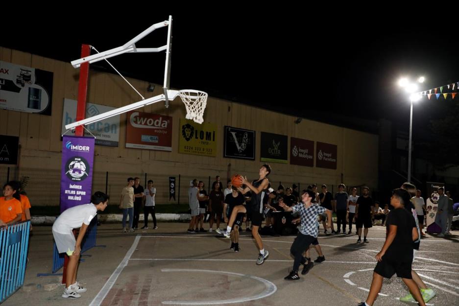 İnegöl’de sokak basketbolu heyecanı başladı İnegöl’de sokak basketbolu heyecanı başladı