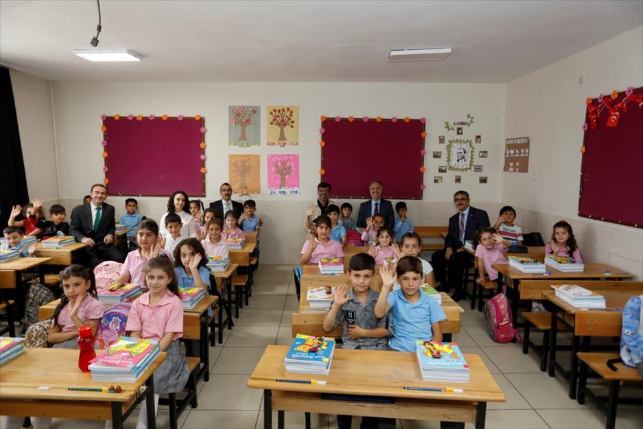 İnegöl’de 2022-23 eğitim öğretim yılında ilk ders zili çaldı