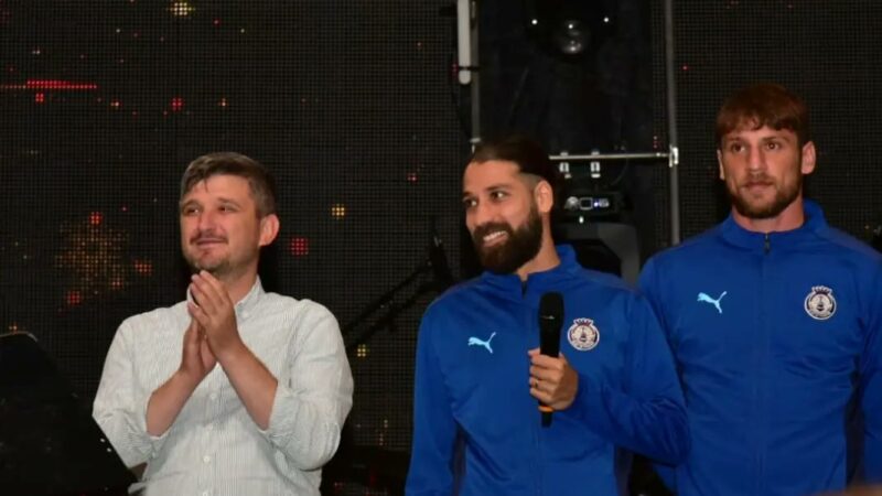 19 transfer yaptılar Bursaspor'un yarınki rakibi Afyonspor yeni sezon öncesinde kadrosuna 19 isim