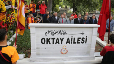 Metin Oktay kabri başında anıldı