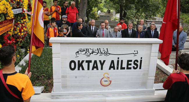 Metin Oktay kabri başında anıldı Metin Oktay kabri başında anıldı