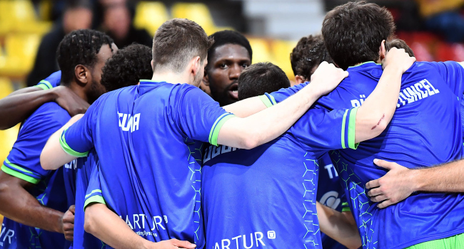 Bursa ekibi Avrupa’da gruplara kaldı Bursa ekibi Avrupa’da gruplara kaldı