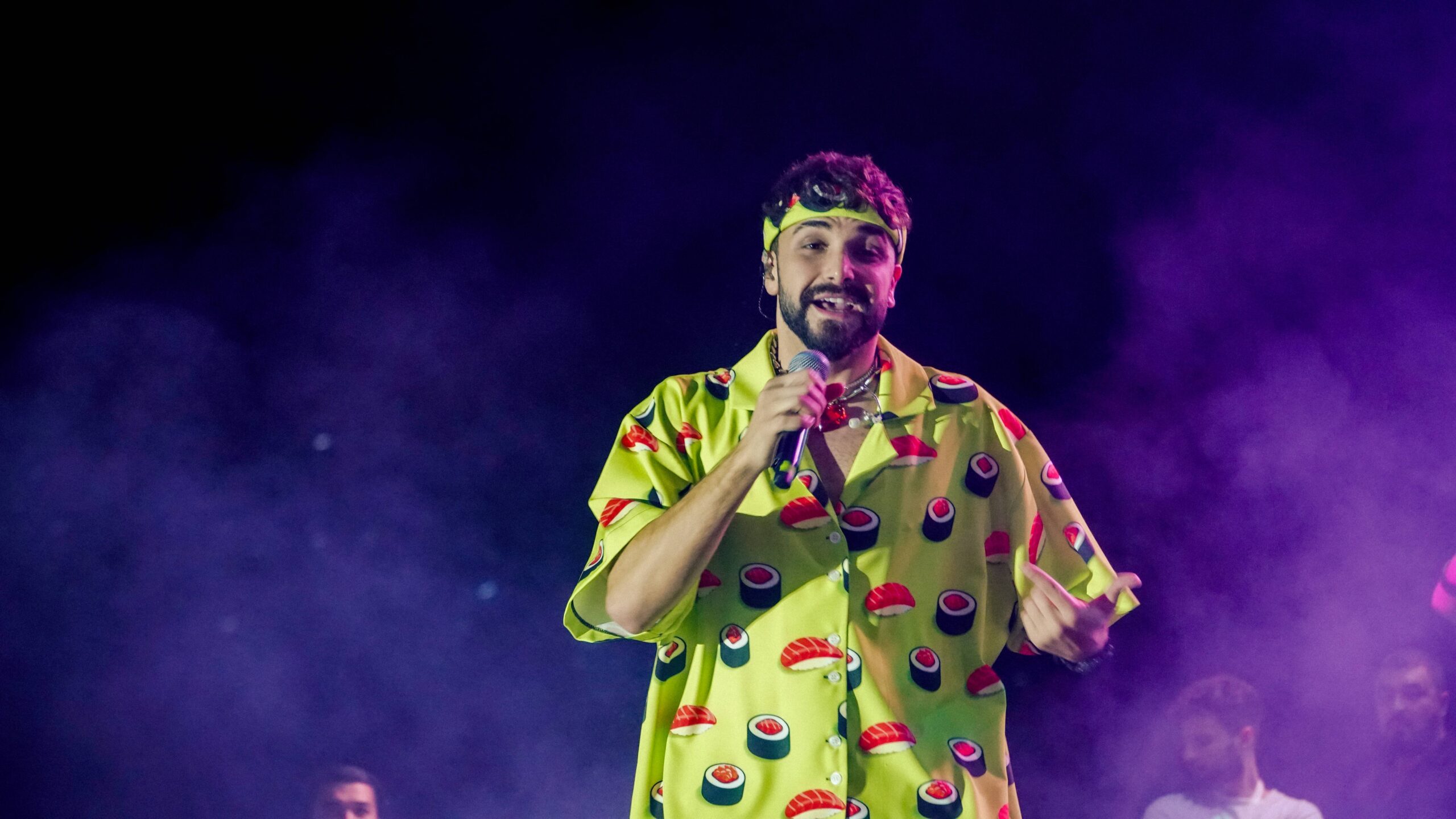 Yeni şarkısını ilk kez Bursa’nın o ilçesinde seslendirdi! 50 bin kişi dinledi