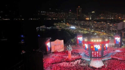 Tarkan konserine yüz binlerce kişi akın etti