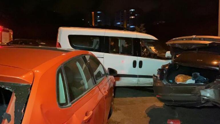 Yola yakıt aktı, 23 araç birbirine girdi: 9 yaralı