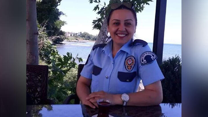 Kadın polis memuru evinde ölü bulundu