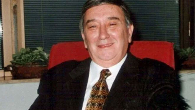 Eurovision’un Türkçe sunucusu Bülend Özveren yoğun bakımda Eurovision’un Türkçe sunucusu Bülend Özveren yoğun bakımda