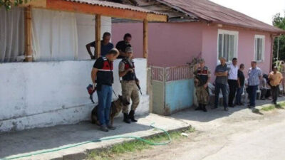 Birlikte yaşadığı kadın ile oğlunu öldürüp kaçtı