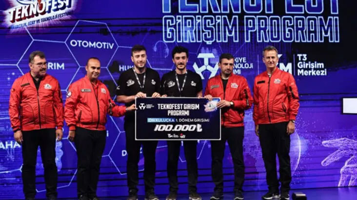 Teknofest’te Türkiye’nin ilk büyük ölçekli teslimat robotuna hibe desteği