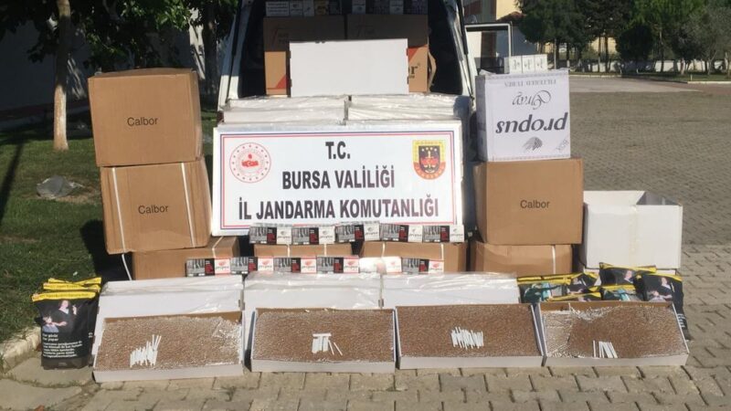 Bursa'da jandarma ekiplerince gerçekleştirilen yol kontrolünde durdurulan araçta 106 bin