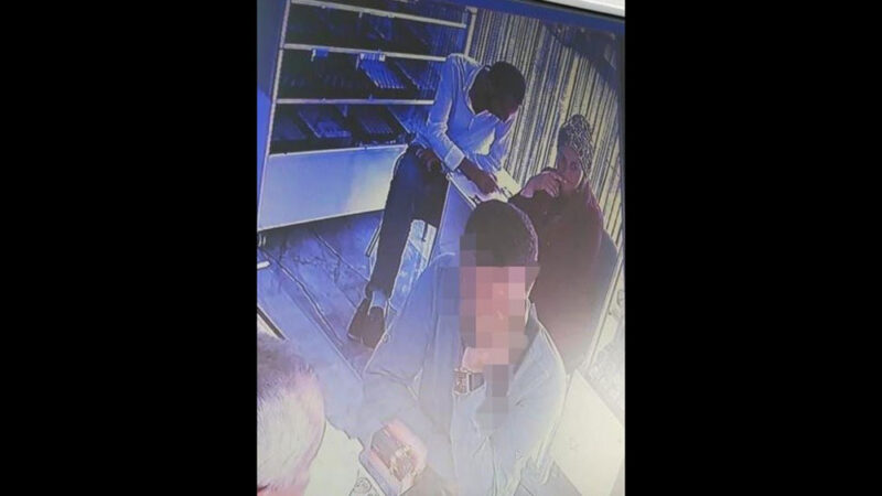 Bursa Polisi’nden sahte altın operasyonu! Erzurum’da kıskıvrak yakalandı Bursa’da sahte altın ile dolandırıcılık yapan şahıs, polis ekiplerinin amansız
