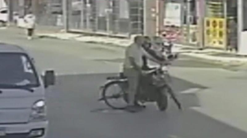 Yer: Bursa… Motosiklet ile bisiklet çarpıştı