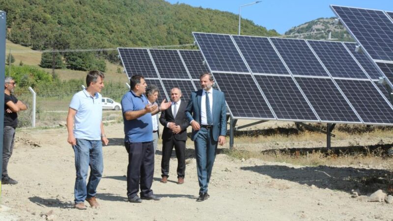Gürsu’da 2,5 milyon lira gelir sağlanacak proje Gürsu Belediyesi, güneşten üretilen elektrik enerjisiyle hem kendi elektrik ihtiyacını