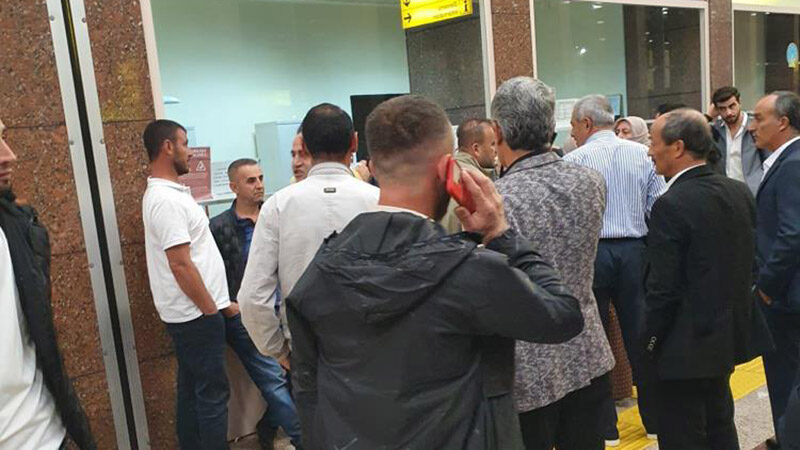 THY sefer iptal etti! Yüzlerce kişi Bursa’da havaalanında mahsur kaldı Türk Hava Yolları'na (THY) bağlı Anadolu Jet firmasının önceki gece