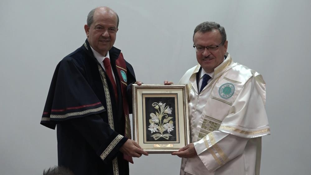 KKTC Cumhurbaşkanı Tatar’dan Bakan Çavuşoğlu’na teşekkür