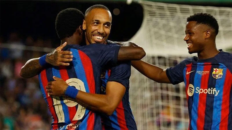 İspanya 1. Futbol Ligi (La Liga) ekiplerinden Barcelona'nın futbolcusu Pierre