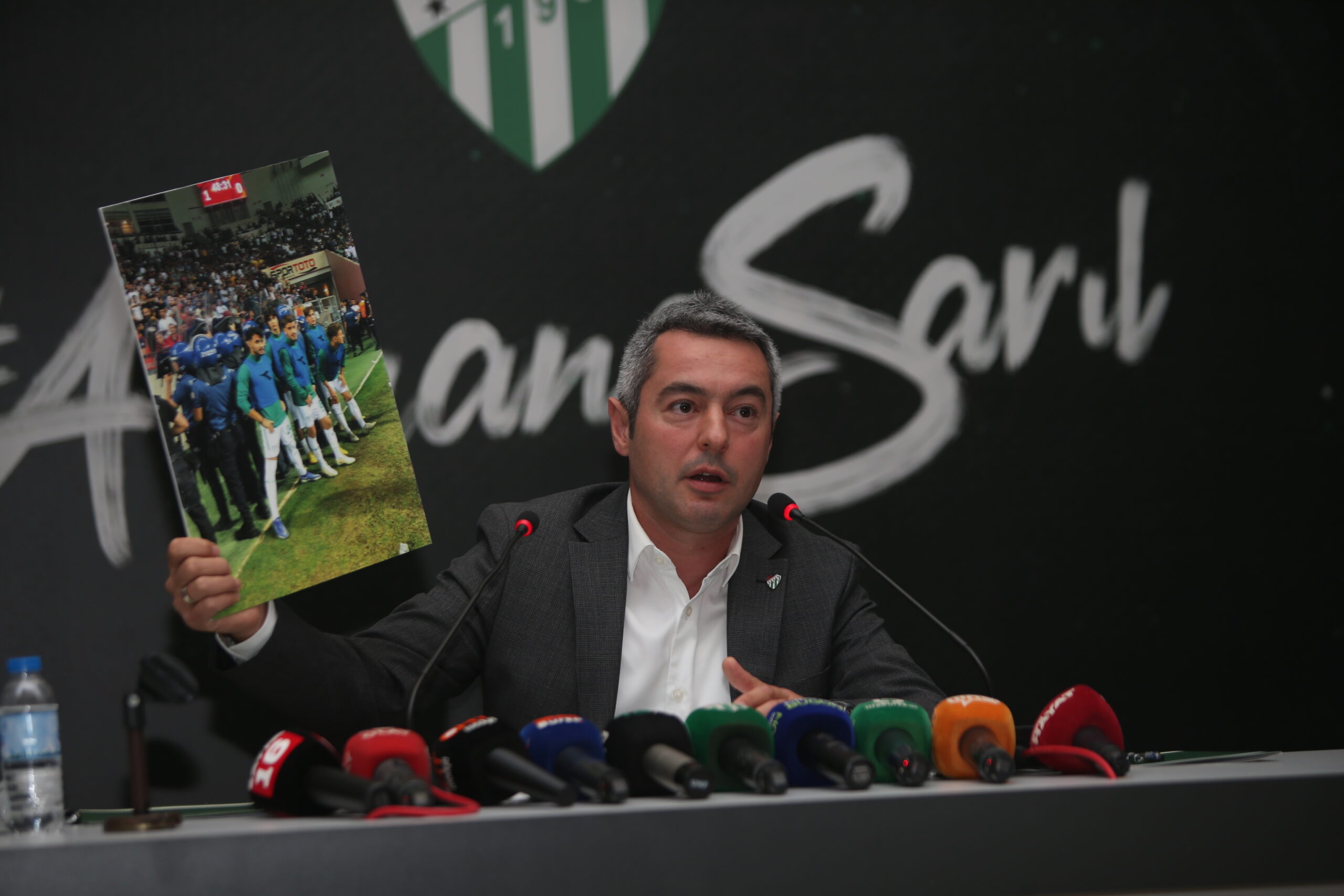 Bursaspor Başkanı Banaz, Amed maçında yaşananları anlattı: ‘Sahadan çekilmedik çünkü…’