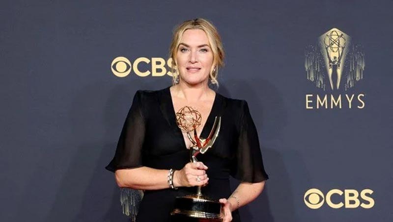 Ünlü oyuncu hastaneye kaldırıldı