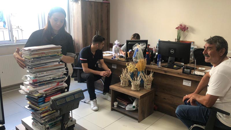 Mustafakemalpaşa Belediyesi’nden 6 bin TL’lik harçlık desteği