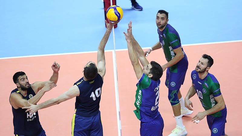 Bursa’nın Efeleri hazırlık maçında Fenerbahçe’yi yendi AXA Sigorta Efeler Ligi'nde mücadele eden Bursa Büyükşehir Belediyespor, yeni