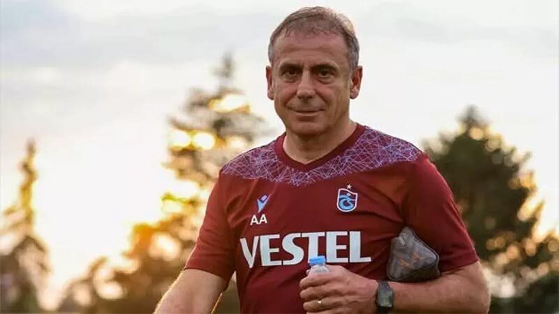Abdullah Avcı ile 3 yıl daha Trabzonspor Kulübü, teknik direktör Abdullah Avcı ile yapılan sözleşmeyi 3