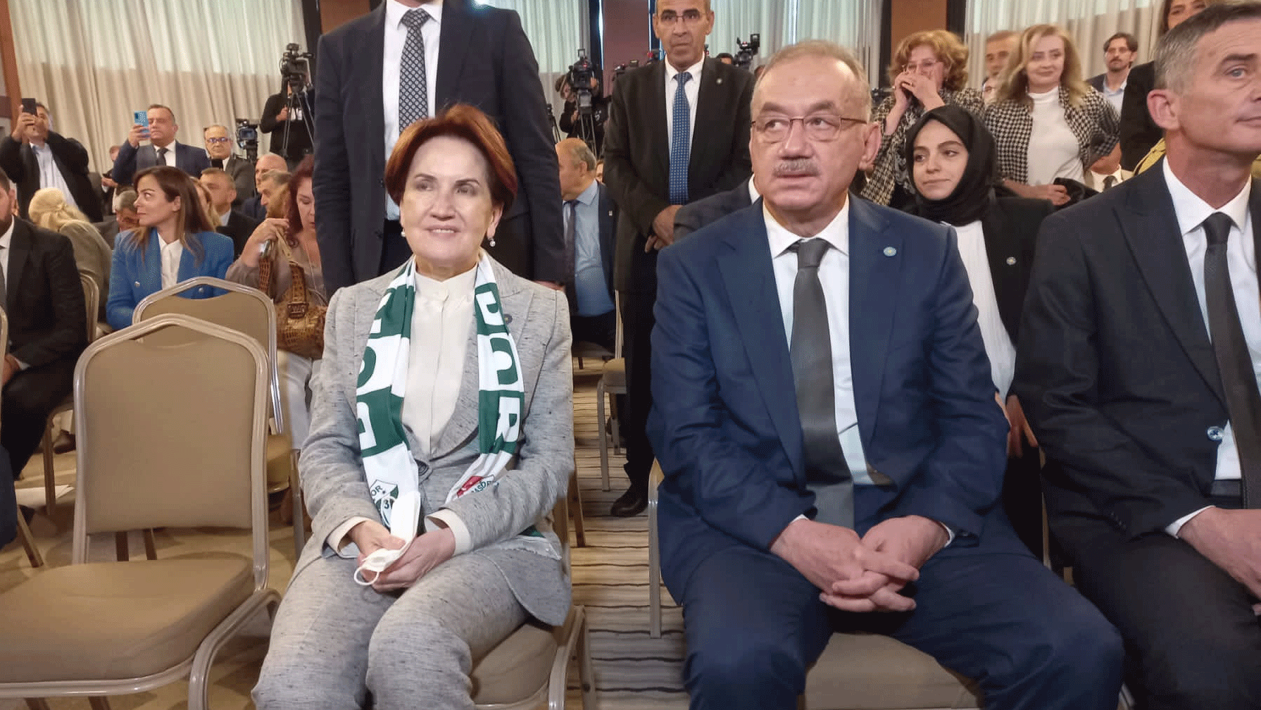 Meral Akşener Bursa’da iş dünyasını dinledi