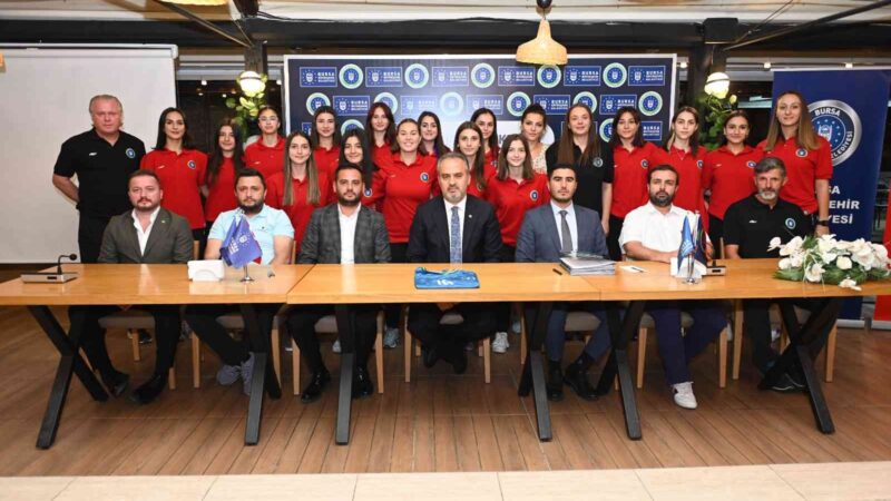 Büyükşehir artık hentbolda da boy gösterecek Bursa’da futbol dışındaki 23 branşta aktif olan, ulusal ve uluslararası