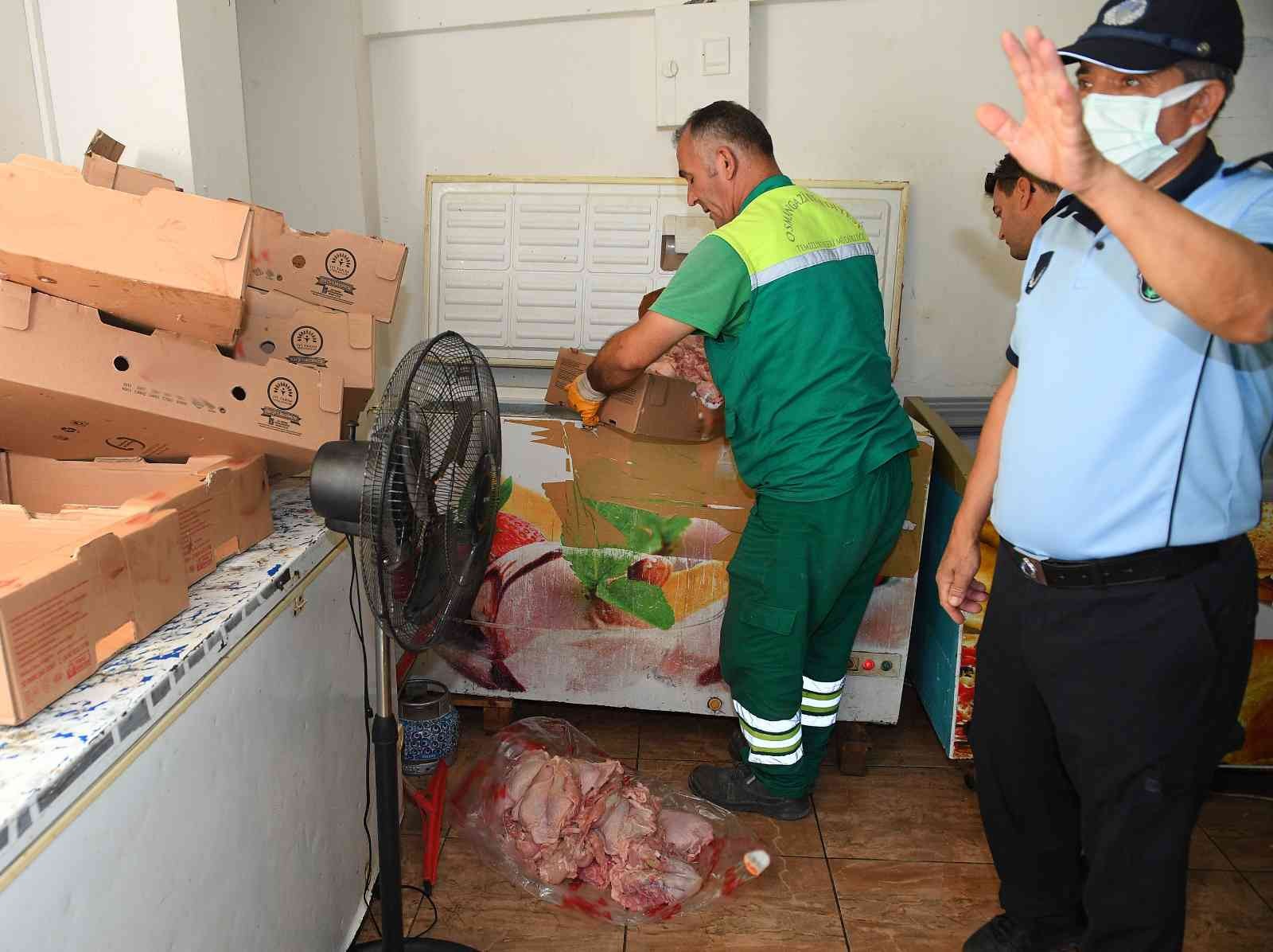 Bursa’da gıda terörü! 1,5 ton beyaz et…