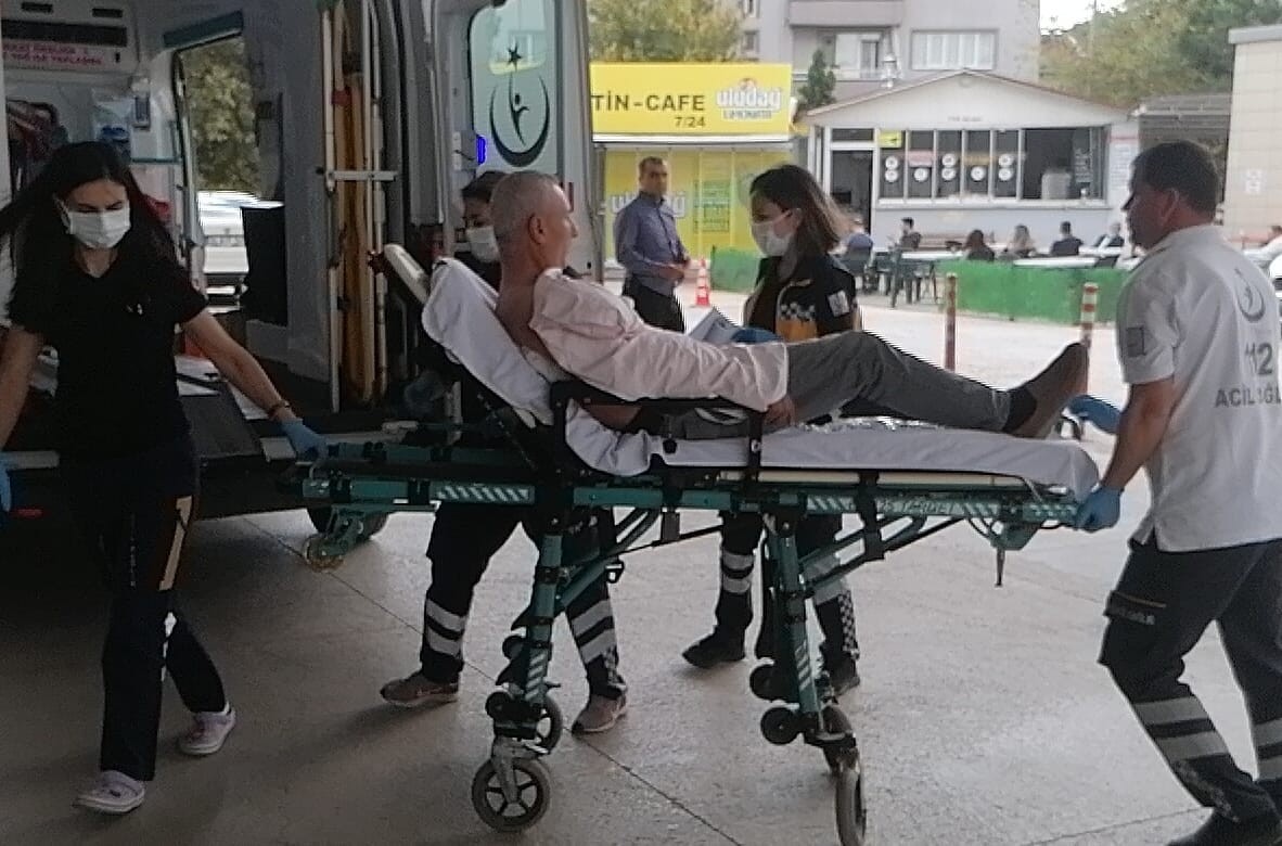 Bursa’da dedikodu kavgasında arkadaşını bıçakladı