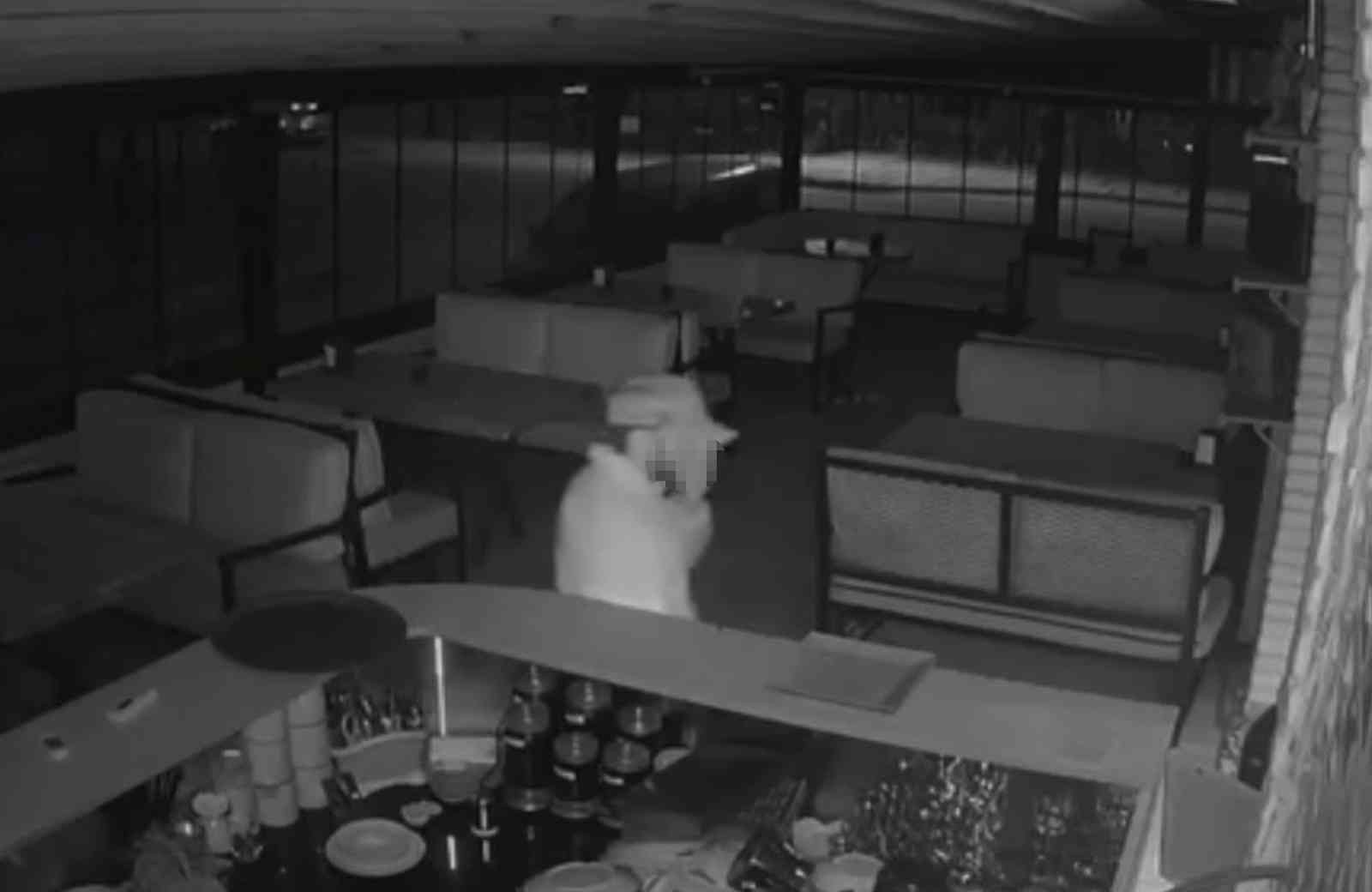 Yer: Bursa… Kamerayı görünce yüzünü kapattı