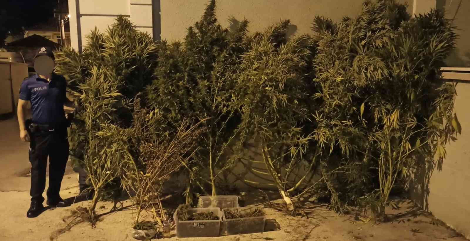 Bursa’da uyuşturucu operasyonu Bursa’da uyuşturucu operasyonu