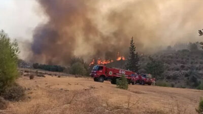 Mersin’de orman yangını! Havadan ve karadan yoğun müdahale, yerleşim yerleri boşaltıldı
