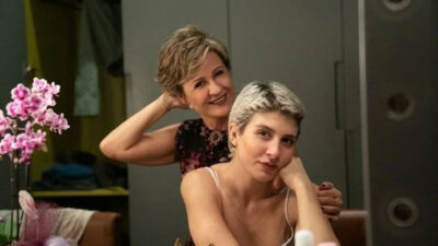 Usta oyuncu beyin kanaması geçirdiğini duyurdu