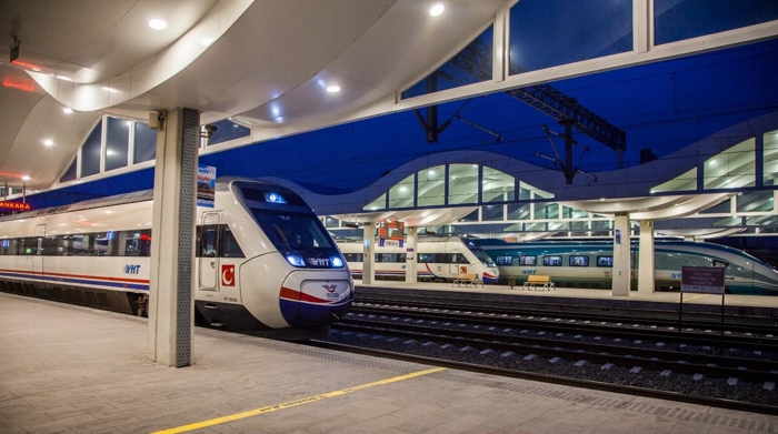 Bakan Karaismailoğlu: Hızlı tren seferlerini 44’ten 56’ya çıkarıyoruz