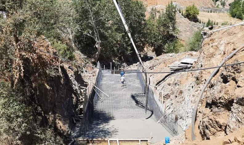 İnşaatta feci ölüm! İskeleden düştü, karnına demir çubuk saplandı