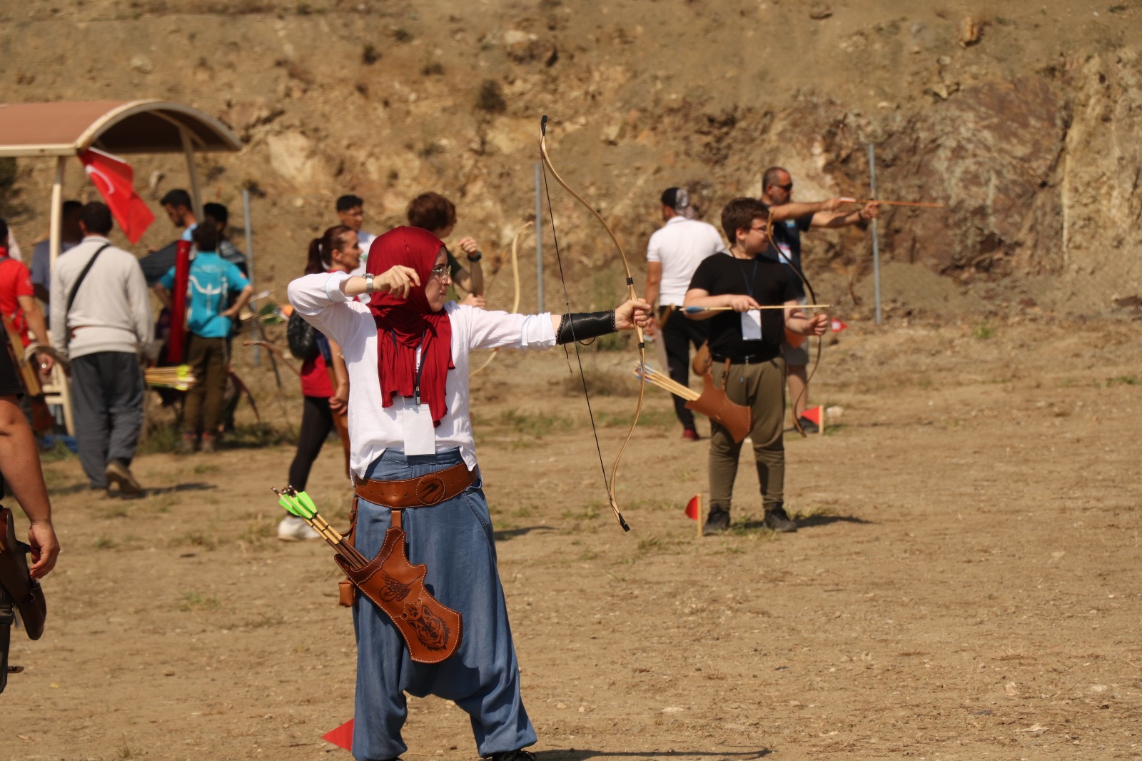 Geleneksel okçuluk tutkunları Gürsu Adrenalin Park’ta hedefe kilitlendi