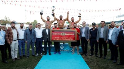Bursa İnegöl’de 367 pehlivan kıran kırana güreşti