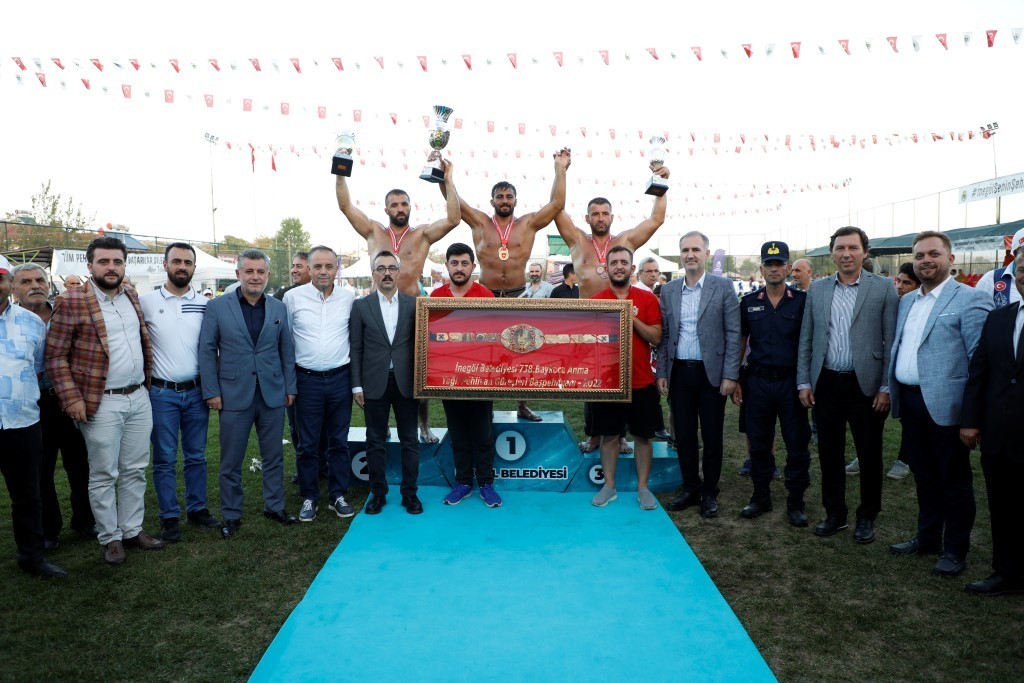 Bursa İnegöl’de 367 pehlivan kıran kırana güreşti