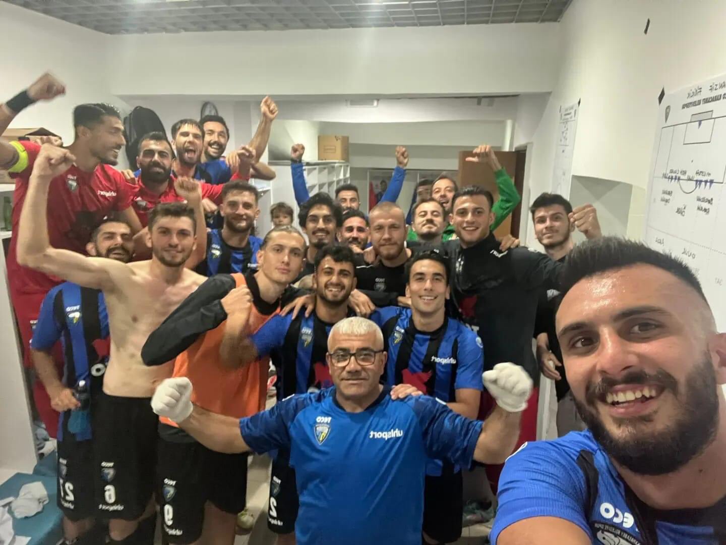 2.Lig’deki Bursa ekibi zirveye yapıştı! Bileği bükülmüyor… 2.Lig’deki Bursa ekibi zirveye yapıştı! Bileği bükülmüyor…