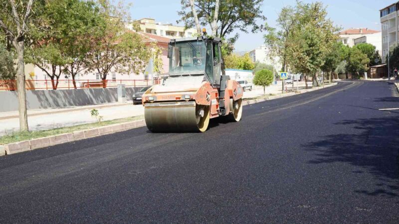 Karacabey’de, Bursa Büyükşehir Belediyesi tarafından süren altyapı çalışmaları çerçevesinde çalışmaların