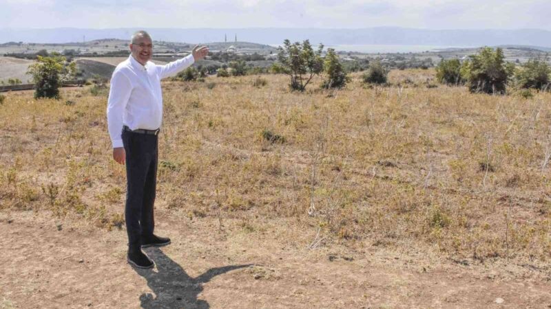 Karacabey’e toplu konut projesi geliyor Karacabey Belediye Başkanı Ali Özkan, Yenikaraağaç Mahallesinde planlanan toplu konut