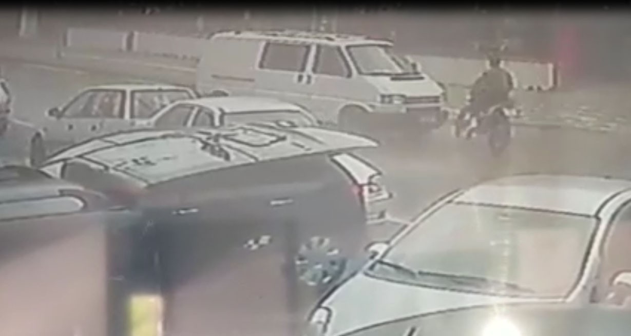 Bursa’da motosiklete çarpıp kaçtı Bursa’da motosiklete çarpıp kaçtı