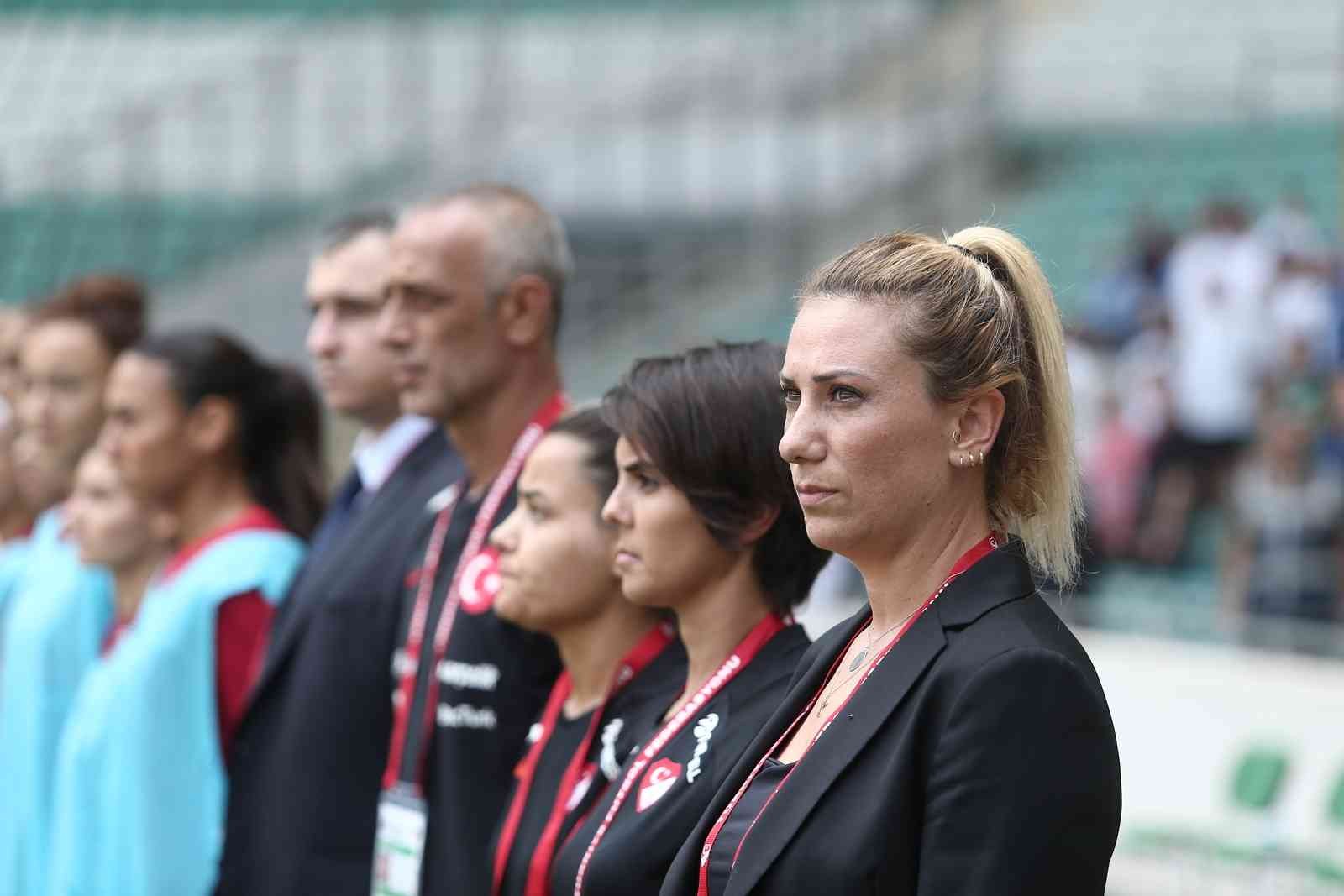 Necla Güngör Kıragası: Üst seviye bir takıma karşı oynadık Necla Güngör Kıragası: Üst seviye bir takıma karşı oynadık