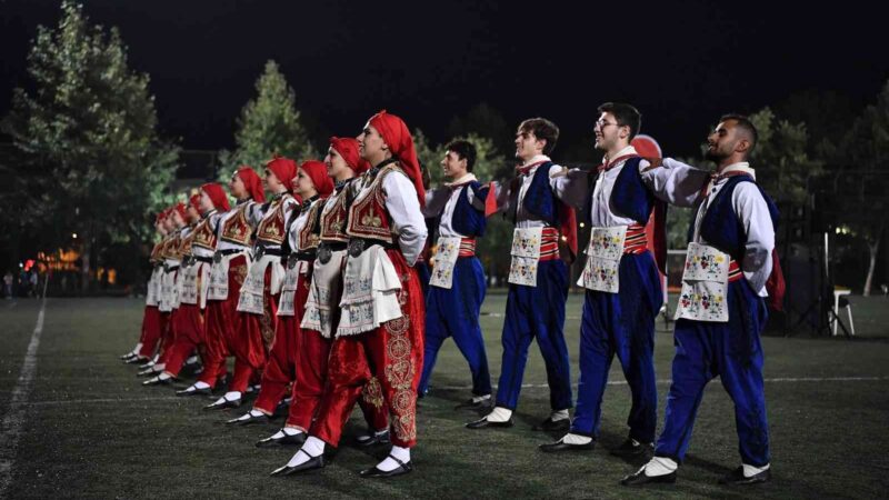 Osmangazi’nin mahallerinde şenlik var Osmangazi Belediyesi, ‘Osmangazi Kültür Şenliği’ adı altında başlattığı etkinlikler çerçevesinde